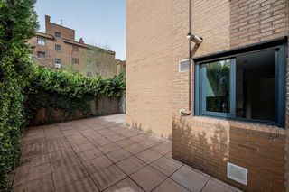 Estudio en alquiler en San Juan Bautista en Madrid