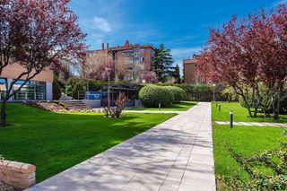 Estudio en alquiler en San Juan Bautista en Madrid