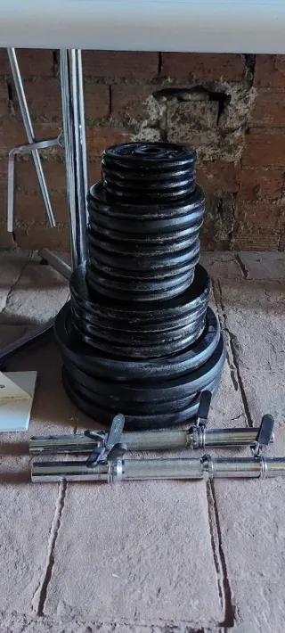 Lote Pesas Hierro Decathlon + Barras+ polea