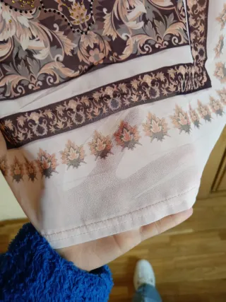 Camiseta rosa con estampado central