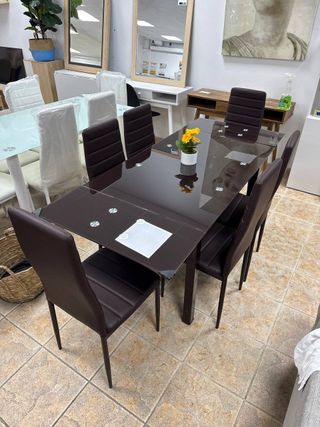 Mesa Marrón Extensible con 6 Sillas a Estrenar