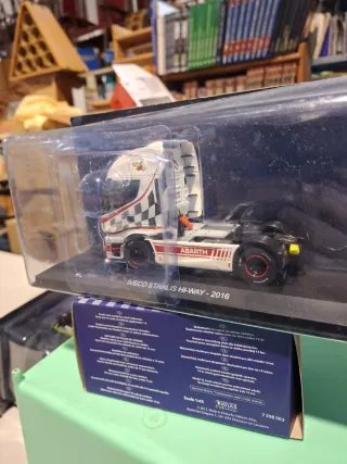 Camión Iveco Stralis Hi-Way 2016 1:43