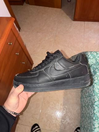 Nike Air Force 1 Negras