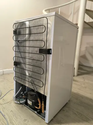 Nevera Beko Media Cuerpo.