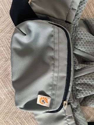 Mochila Ergobaby Omni Breeze Gris