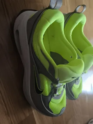 Nike Air Max Bliss Zapatillas Grises y Verdes