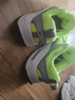 Nike Air Max Bliss Zapatillas Grises y Verdes