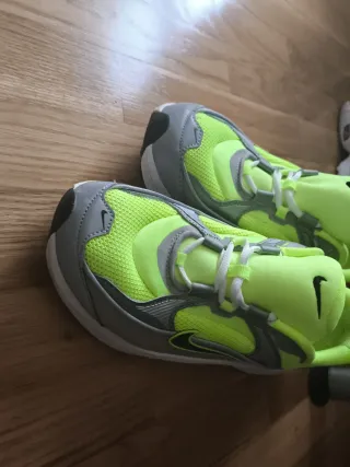 Nike Air Max Bliss Zapatillas Grises y Verdes