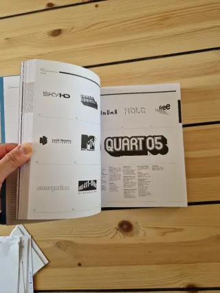 Logo: The Reference Guide to Symbols and Logoty...