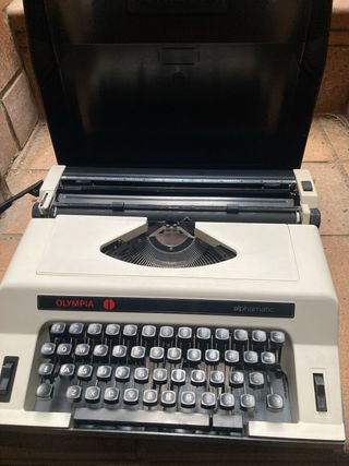 Máquina de escribir Olympia Alphamatic