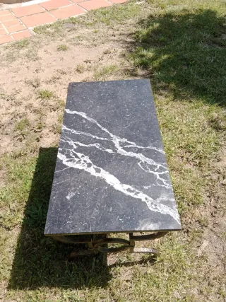 Mesa de mármol y hierro