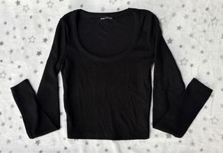 Camiseta Crop Manga Larga Bershka Negra
