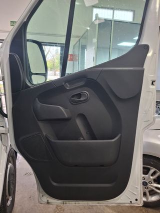 Renault Master Combi 9 L2H2 3300 dCi 107 kW (145 CV)
