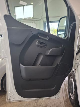 Renault Master Combi 9 L2H2 3300 dCi 107 kW (145 CV)