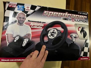 Volante y 3 juegos PS3 F1 GT5 y Motor Storm