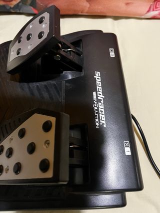 Volante y 3 juegos PS3 F1 GT5 y Motor Storm