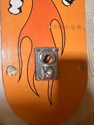 Skate Naranja con Calavera y Llamas