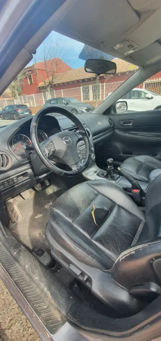 Mazda 6 2002 ( con avería motor)