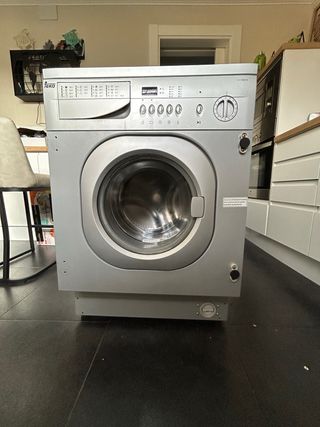 Lavadora integrable TEKA. Modelo LI-1060 S