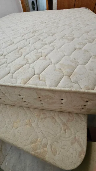 Cama con colchón
