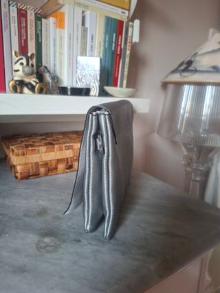 Borsa argento tracolla e laccio polso