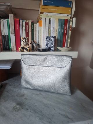 Borsa argento tracolla e laccio polso