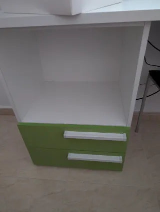 Escritorio juvenil blanco y verde