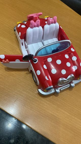 Coche de muñecas rojo lunares blancos
