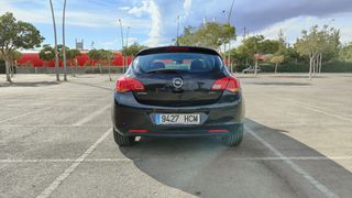 Opel Astra 2011