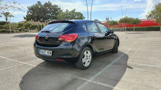 Opel Astra 2011