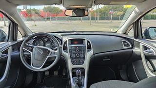 Opel Astra 2011