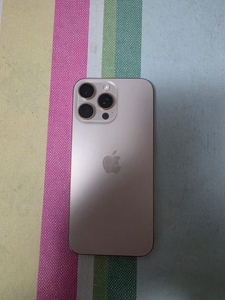iPhone 16 Pro Max Dorado