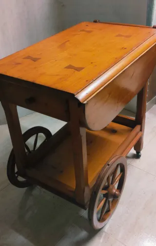 Carrito con alas abatibles de bar vintage