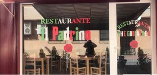 Barricas bar restaurantes. Sillas mesas taburetes