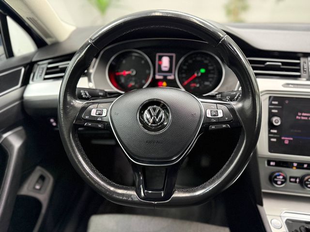 VW Passat Variant 2.0TDI Advance desde 295€/mes*