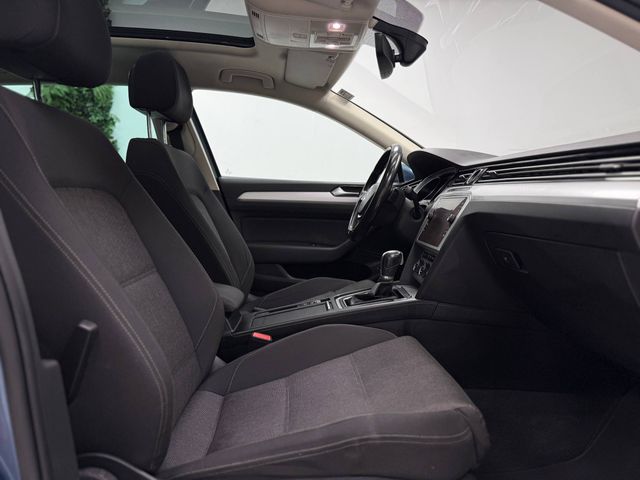 VW Passat Variant 2.0TDI Advance desde 295€/mes*