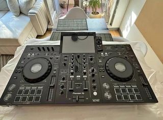 Mesa DJ Pioneer XDJ-RX3 Negra