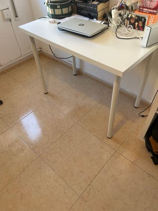 Silla de oficina ergonómica negra