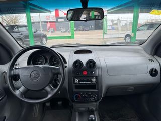 DAEWOO Kalos 1.4 SR 16v ano modelo 2004
