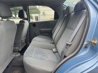 DAEWOO Kalos 1.4 SR 16v ano modelo 2004