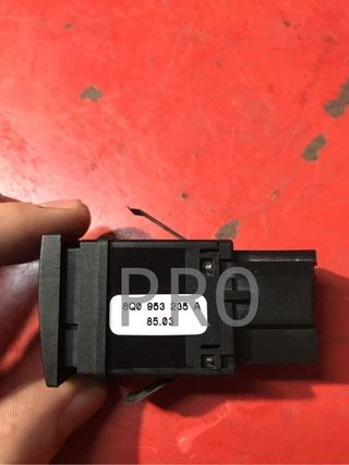 Boton warning volkswagen polo