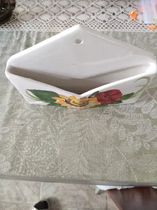 Porta lettere da parete decorato