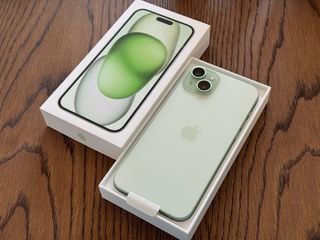 iPhone 15 Plus verde 256gb impecable