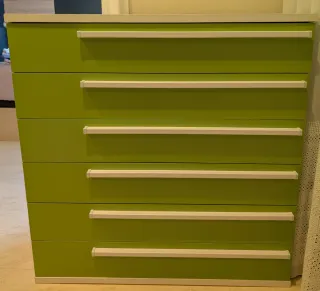 Cómoda cajonera verde