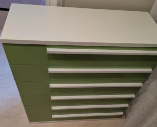 Cómoda cajonera verde