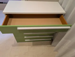 Cómoda cajonera verde