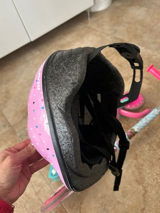 Patinete LOL con casco rosa de decatlon