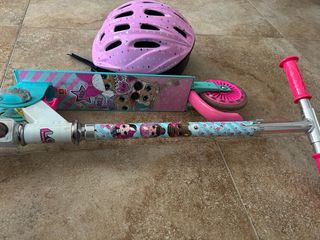 Patinete LOL con casco rosa de decatlon