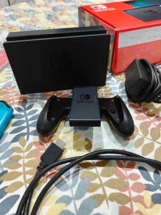 Nintendo Switch + Accesorios y Juego
