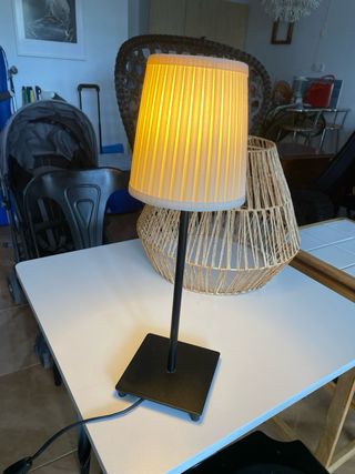 Lámpara de mesa Ikea